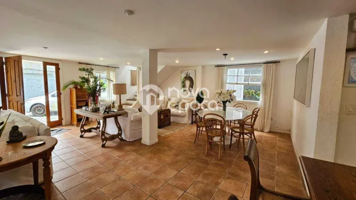 Barra da Tijuca | Casa 5 quartos, sendo 5 suites