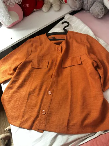 Camisa Laranja de Botões 
