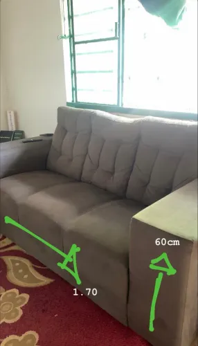 Sofá verde de 2 e outro de 3 lugares