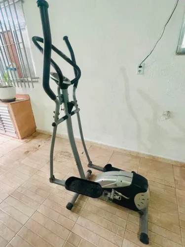 Elíptico simulador de caminhada