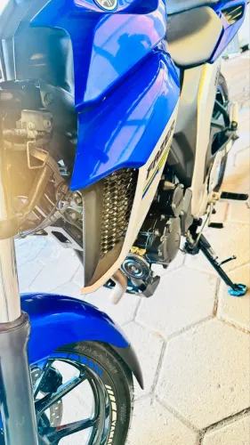 Vendo FZ 25 Azul 2021 impecável