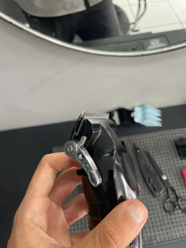 KEMEI-2296 MAQUINA PROFISSIONAL DE CORTE ZERO SO PEGAR E TRABALHAR