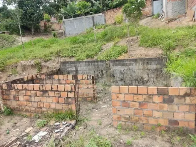 Terreno de 90m² em Vida Nova