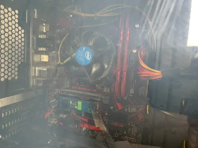 Pc gamer Processador Intel Core i5-10400F, + monitor AOC 27