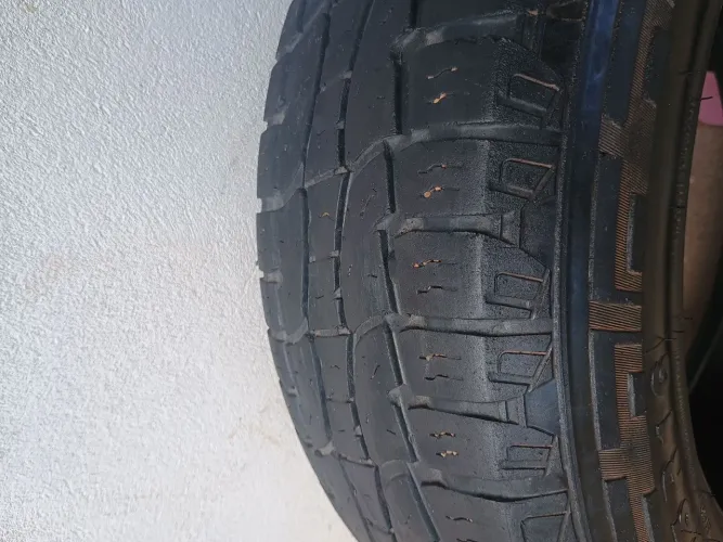 R$: 400,00 Par de pneu para caminhonete aro 16"
