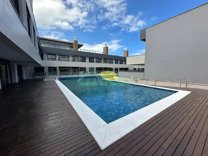 Apartamento de alto padrão com 3 suítes, no Condomínio Iconic Home & Resort, pé na areia,