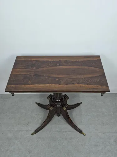 Mesa de apoio /aparador 