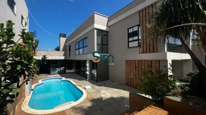 Casa 3 suítes mobiliada com piscina em Chapecó (Bairro Cristo Rei)