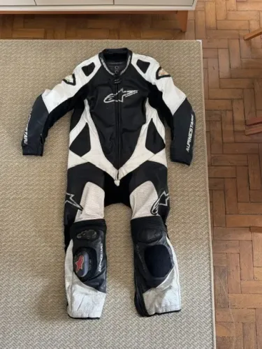 Macacão 1 peça Alpinestars tamanho 60