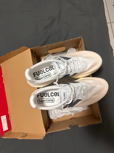 Tênis New Balance FuelCell Supercomp ELITE V5. Tam 44! Novo nunca usado!