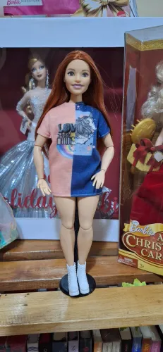 Barbie curvy toda articulada