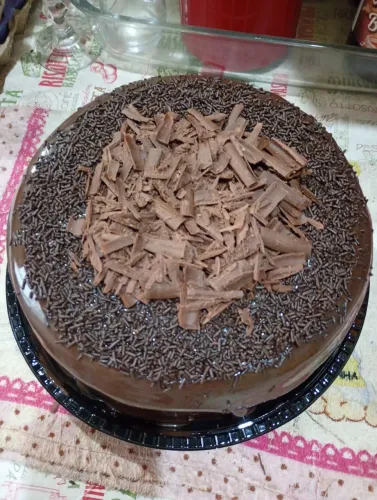 Bolo Vulcão de cenoura com chocolate 