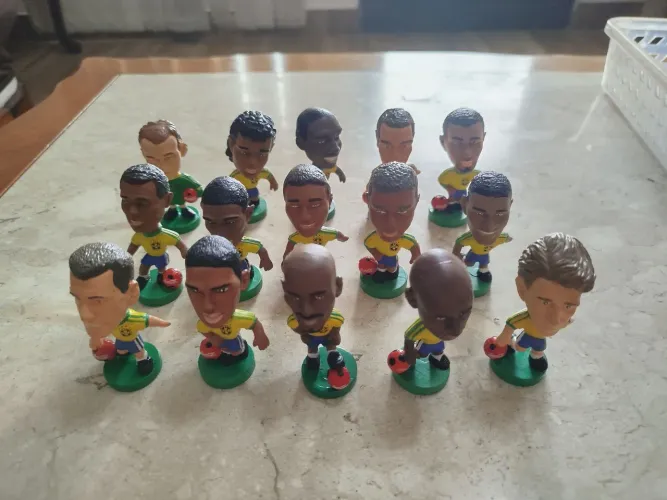 Kit com 15 bonecos jogadores da seleção 