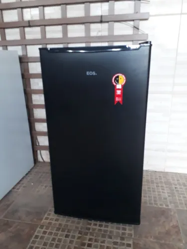 Frigobar Black EOS impecável !!!
