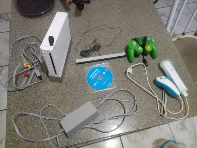 Nintendo Wii desbloqueado + acessórios + pendrive 64GB