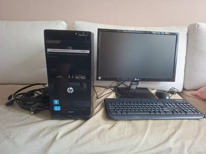 Computador HP Intel Core i3, 1TB memória, 8GB RAM, Linux + Tela LG 20" + Teclado e Mouse