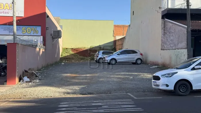 Terreno à venda na Av. Saul Elkind, Londrina, PR