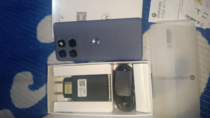 Edge 60 fusion completo 6 meses