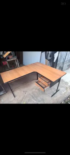 Mesa em L de MDF/ medida 120×140×55/ altura 75