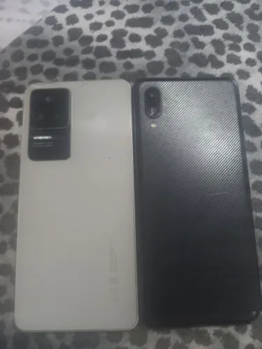 Vendo celulares para retirada de peças..