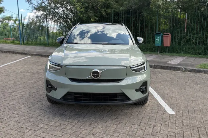 Volvo XC40 Twin Ultimate (elétrico) 2023