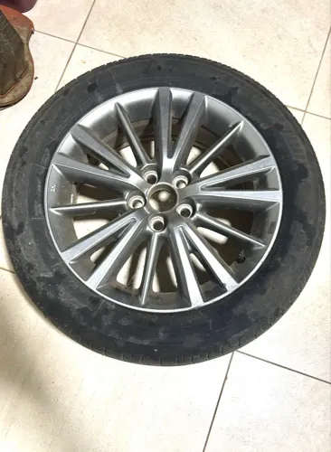 Roda Original Toyota Corolla com Pneu