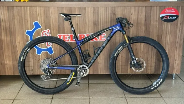 Bicicleta Trek Supercaliber 9.7 2025