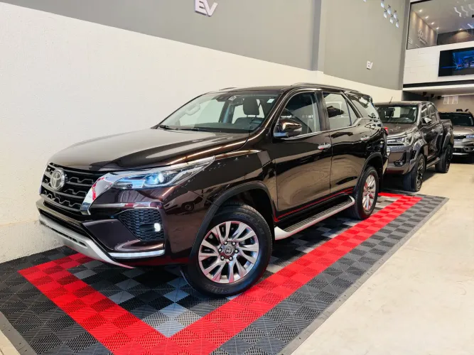 Toyota Hilux SW4 SRX 4X4 2.8 TDI 16V Dies. Aut. 2022