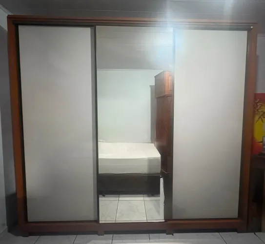 Guarda roupa 3 portas com espelho inteiro
