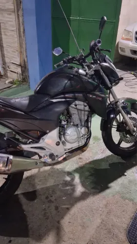 CB 300