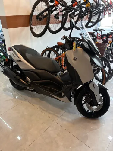 Yamaha XMax 250 Connected 2025