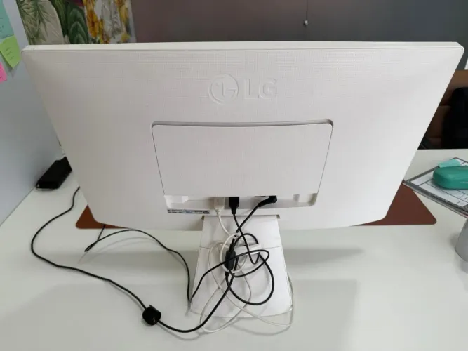 computador LG All in One (modelo 22V280-L.BJ31P1)