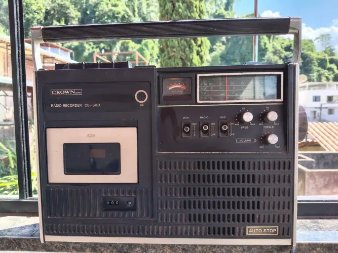 Rádio Antigo Crown funcionando