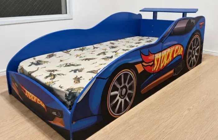 Cama infantil carro