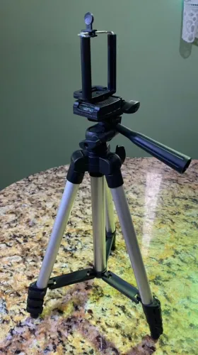 Tripé Profissional Universal Para Celular e Câmera 1,3M