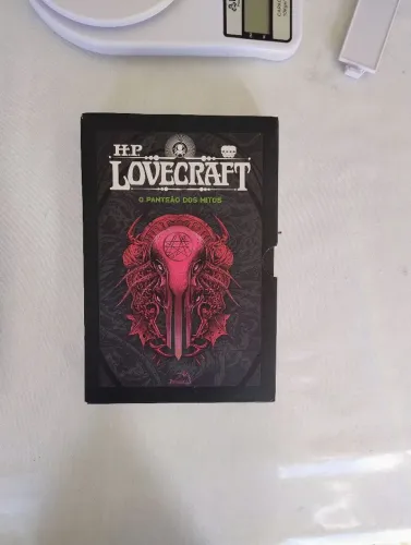HP Lovecraft - Panteão dos Mitos (Edição Especial 3 em 1) + Pôster (usado)