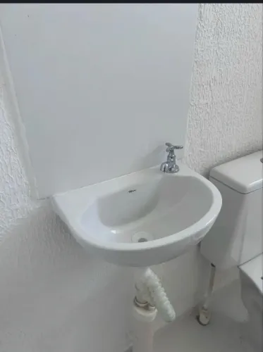 Vendo pia de banheiro sem uso 
