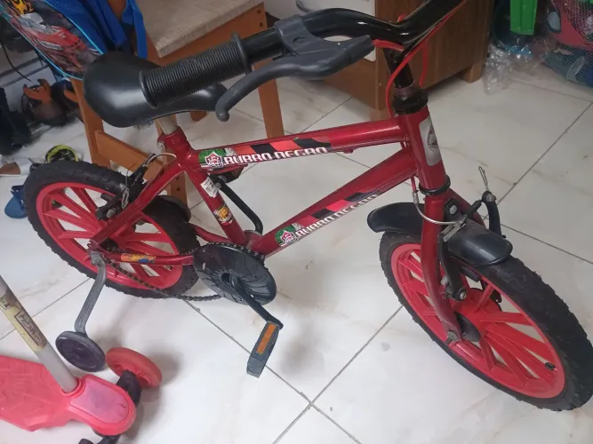 Bicicleta e patinete infantil menino 