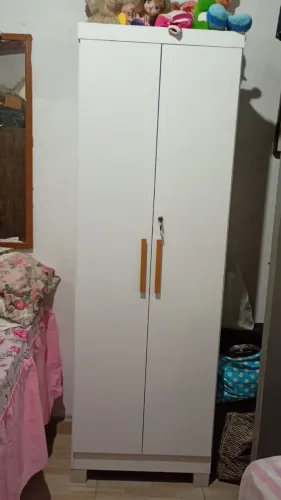 Guarda roupa de 2 portas 