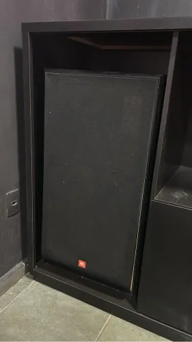 Caixa de som JBL novinha