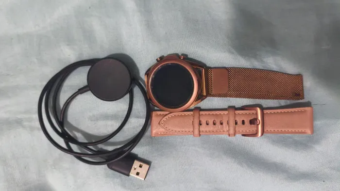Galaxy Watch 3 bronze semi novo com duas pulseiras e carregador original