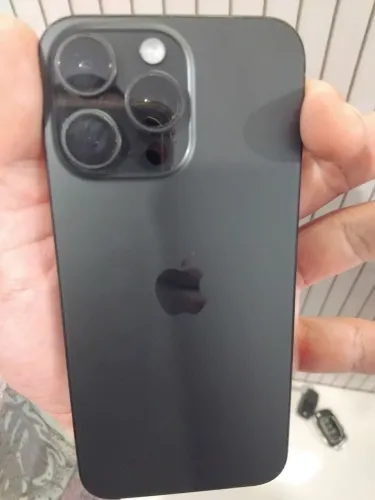 Iphone 15 pro max 512 peças