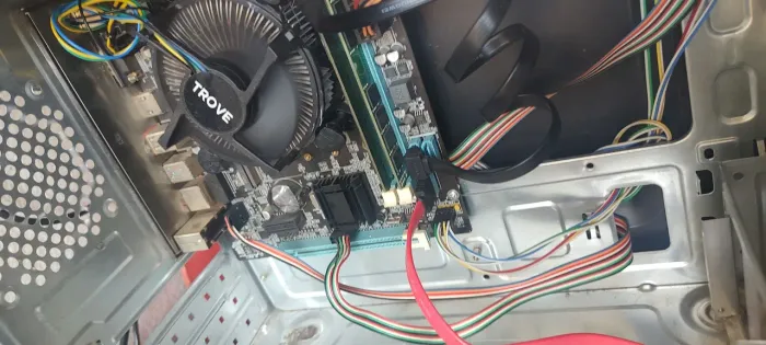 Cpu core i3 8 GB sata 500 GB 4° geração $600,00  *.