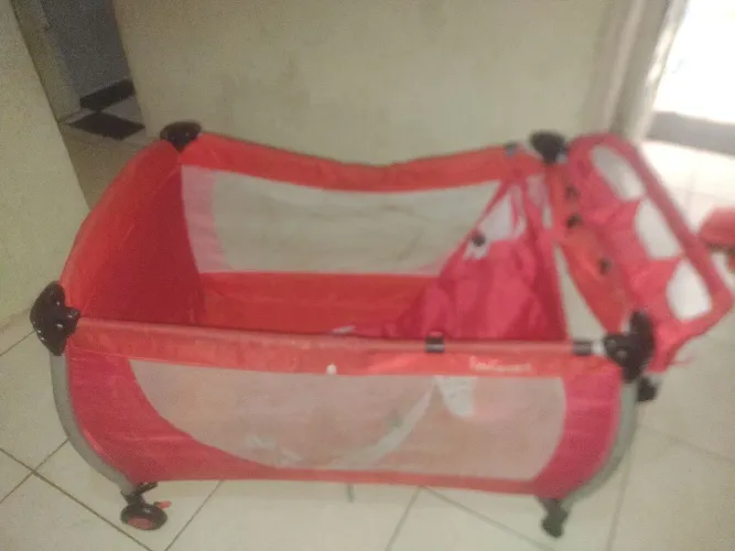 Chiquinho e carrinho de bebê 