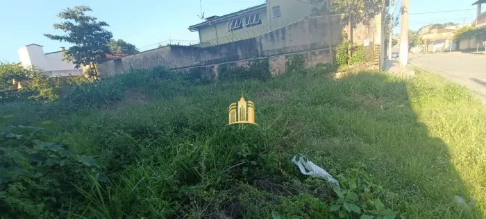 Terreno à Venda no Centro de Esmeraldas ? 360m², Três Lados Murados, R$320 Mil