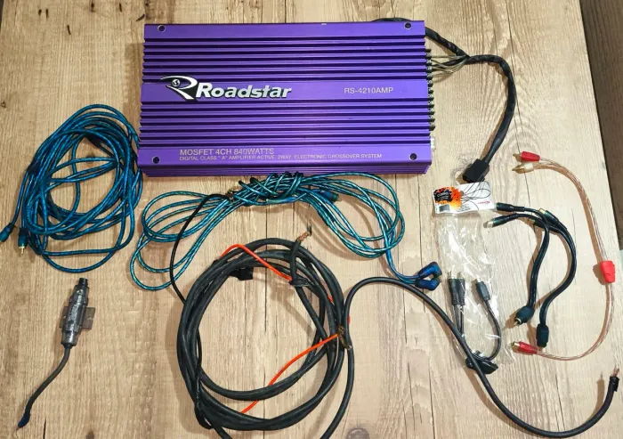 Módulo Roadstar Roxo 840 RS-4210 AMP estado de novo 