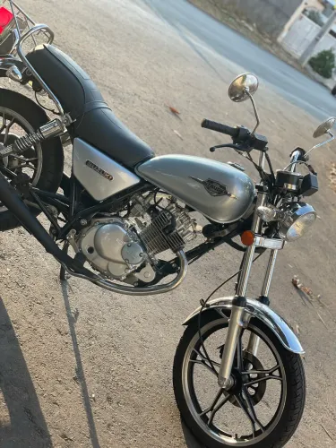 Intruder 125 completinha , só pegar e andar