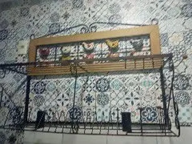 Vendo Escorredor de louça de parede com porta talheres e 11 pratos.<br>100,00<br>Usado