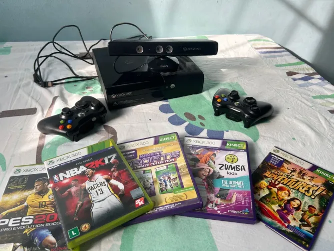 XBOX 360 SLIM 1TB ORIGINAL + KINECT + 2 CONTROLES SEM FIO