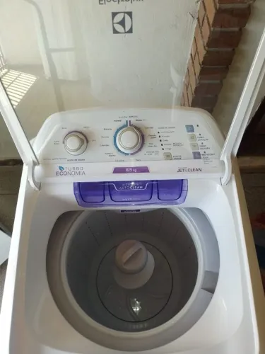 Máquina de lavar Electrolux 8.5 kilos funcionando perfeitamente